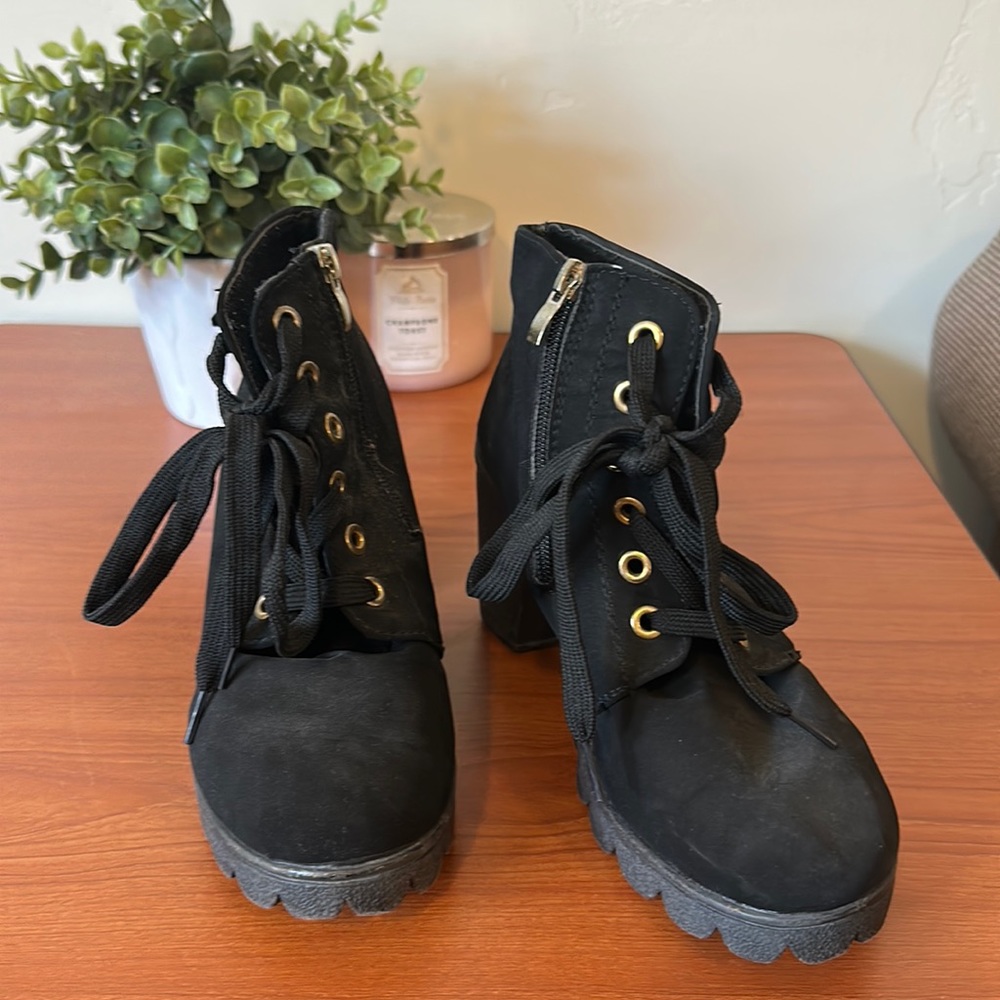 Black heel boots!
